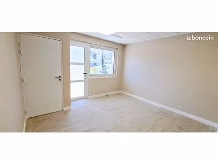 location bureau refait à neuf