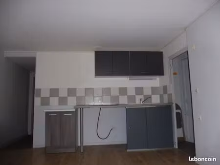 chaumont centre-ville  loue f4  68 m²  desservi par la fibre  très lumineux  proche de la 