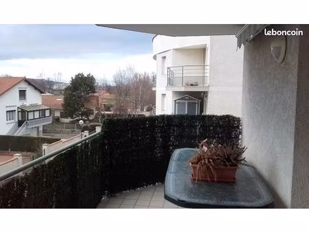 3 pièces avec balcons et garage centre ville savigneux