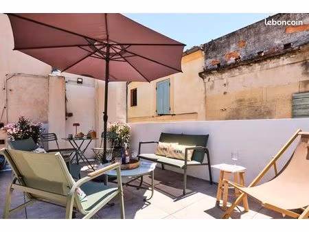 superbe appartement de charme avec terrasses. meublé et climatisé à la roquette
