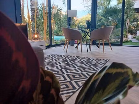 appartement t1  proche port  avec jardin