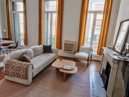 t3 haussmannien 115 m2 climatisé meublé  2 chambres  2 sdb - bail mobilité - notre-dame du