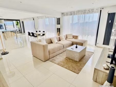 rare à la location  superbe t4 meublé de 134 m2 + studio indépendant - dernier étage avec 