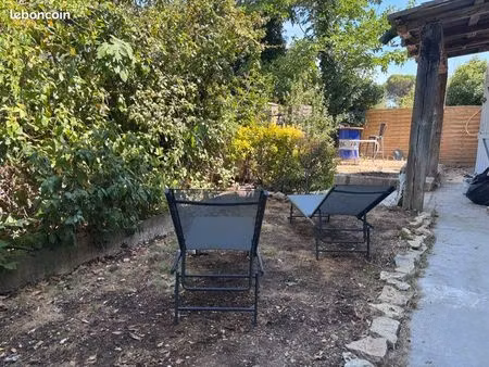 maison meublée rénovée avec jardin et terrasse couverte