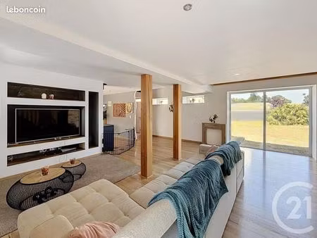 longère 6 pièces 251 m²