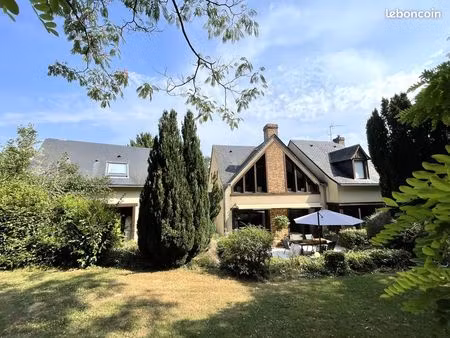 propriété 8 pièces 254 m²