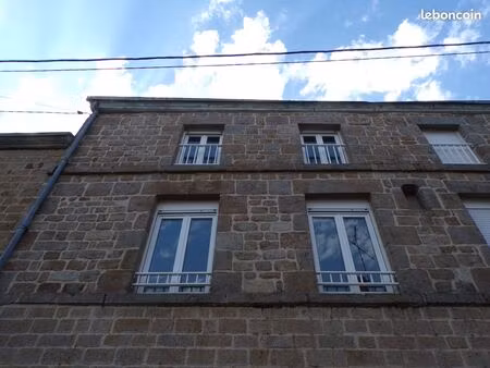 gorron centre – maison de caractère traversante avec balcon-terrasse  3 chambres  bureau e