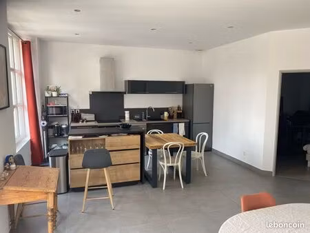 f3 centre ville avec terrasse le puy en velay