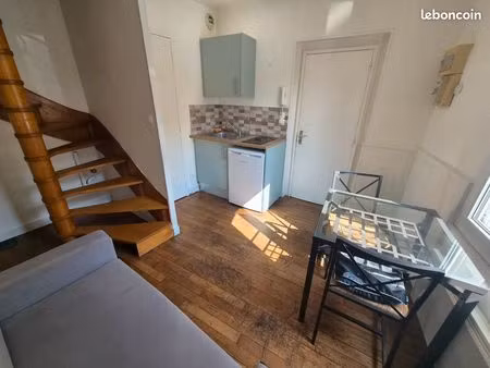 loue t2 duplex meublé renové de 25 m2 centre ville laval