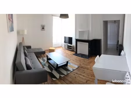 appartement t4 meublé de charme – hyper-centre de laval – 3 chambres – garage privé