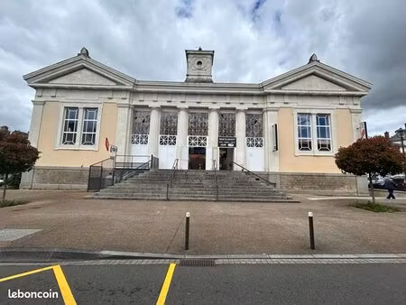 local commercial 228 m²
