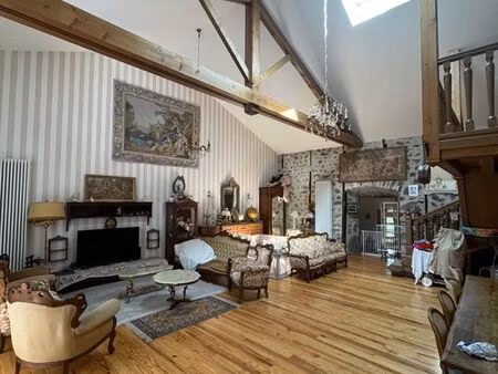beau corps de ferme en pierre - maison de charme