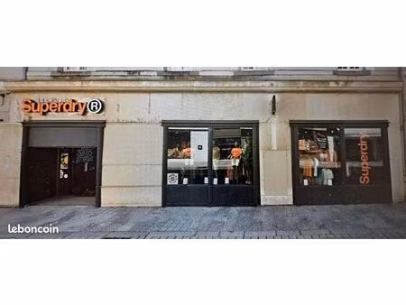 local commercial 228 m²