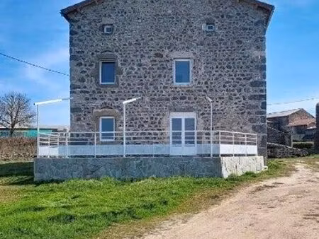 maison en pierre totalement rénovée
