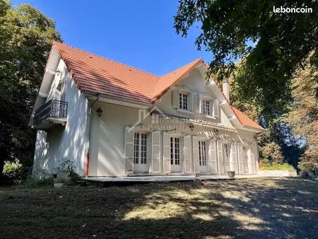 propriété 7 pièces 310 m²