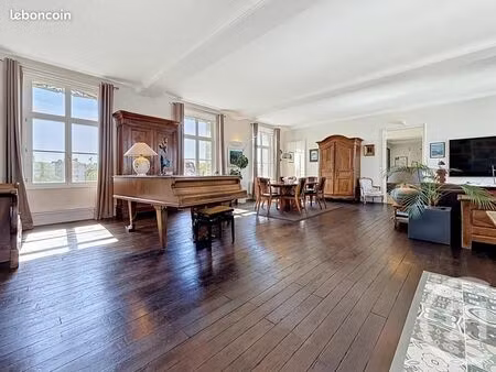 appartement 8 pièces 256 m²