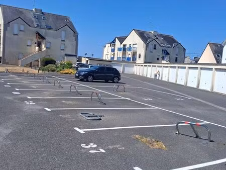 a vendre 10 parkings à 100 mètres de la mer