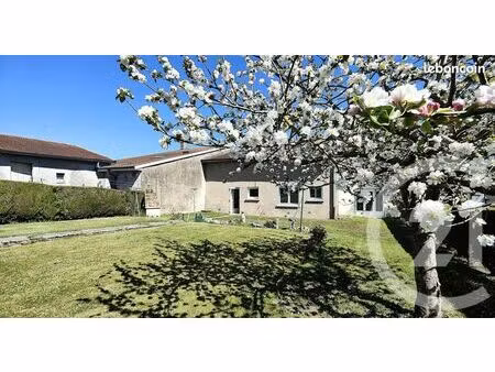 maison 6 pièces 241 m²