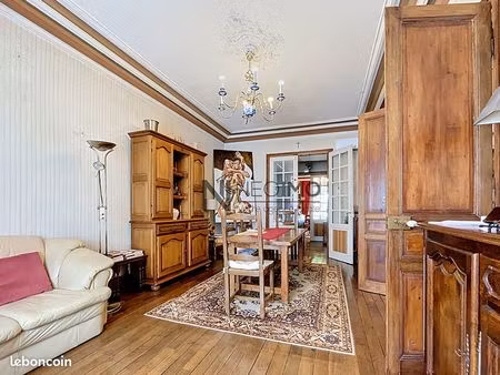 maison 5 pièces 209 m²