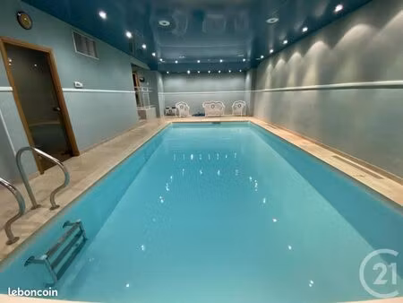 propriété 10 pièces 393 m²
