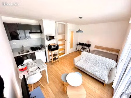studio 24 m2 meuble equipe avec garage