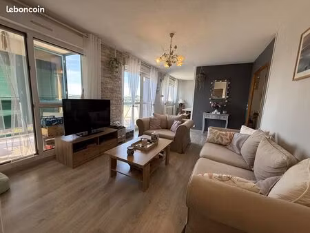 appartement 5 pièces 82 m²