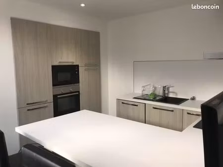 appart f3 cuisine équipée  jardin collectif  elec dans les charges