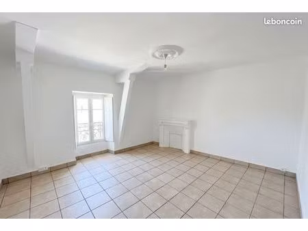 appartement 3 pièces 55 m² — auray  cœur de ville  vue port de saint-goustan