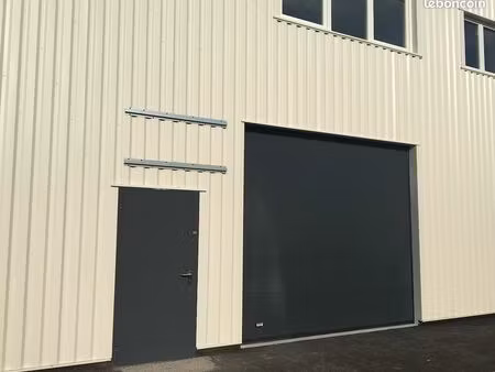 local d’activité 190 m²