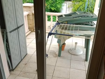 a saisir t4 au calme très lumineux de 89 m2 habitable au 3ème et dernier étage d’une petit