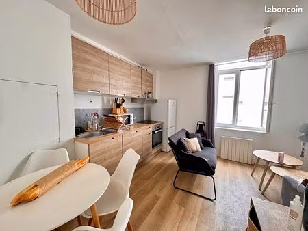 immeuble 10 pièces 150 m²