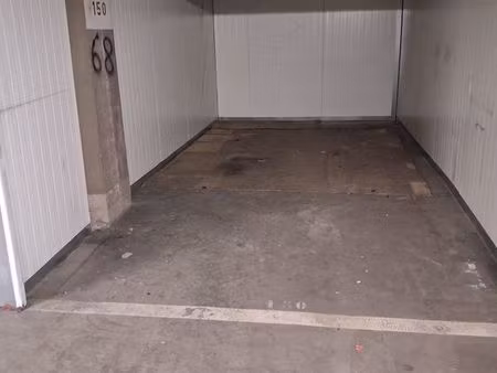 3 box - parking