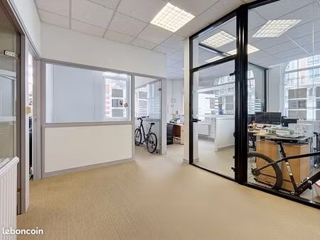 local commercial 69 m² lille
