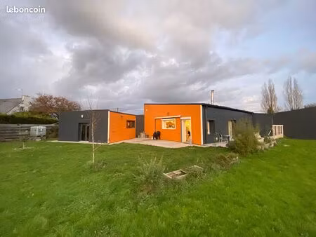 local d'activite avec logement :reserve strictement a un professionnel et soumis a la tva