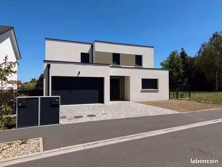 maison 5 pièces 136 m²