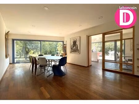 maison 8 pièces 210 m²