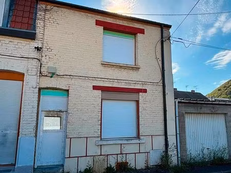 maison mitoyenne rénovée – 2 chambres – cour et dépendance – denain