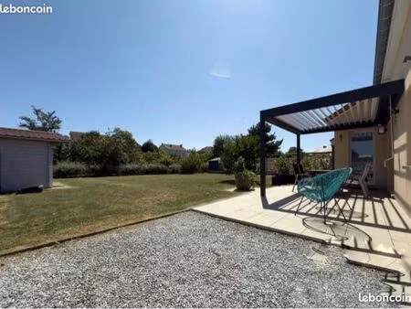 maison plain pied -700m2 terrain