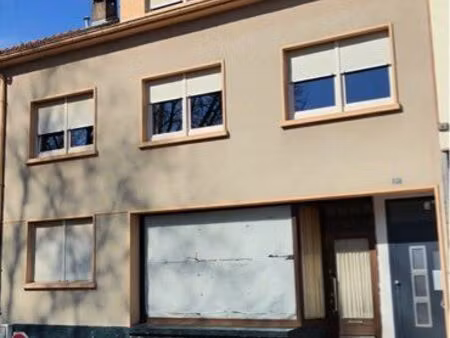 à vendre : immeuble à vendre  centre-ville de sarreguemines – 3 appartements + local comme