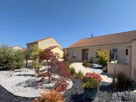 maison de plain pied -terrain 698m2-