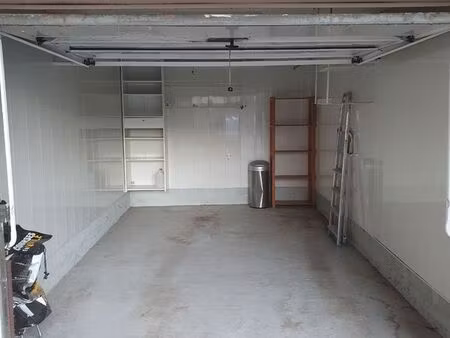 garage fermé proche mettis  gare  arènes de metz