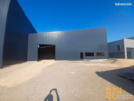 local 400 m² lorient