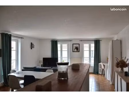 location f2 57m2