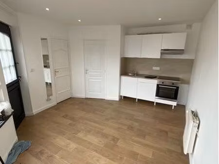 immeuble – 2 appartements t2 – garage – revenus publicitaires