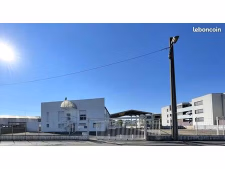 local d’activité / hangars de +/- 910 m² sur une parcelle de 39.6 ares à vendre – thionvil