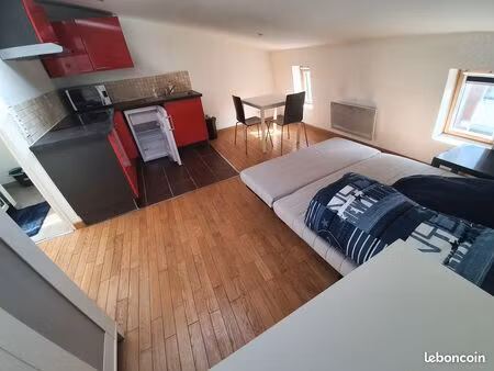 studio meublé dans petit immeuble à 5min à pied de la gare