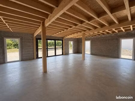 local commercial 100 m2