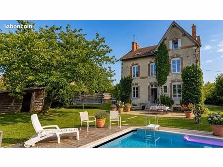 maison de maître bourguignonne rénovée 210m2 avec jardin