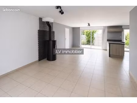 maison 8 pièces 95 m²