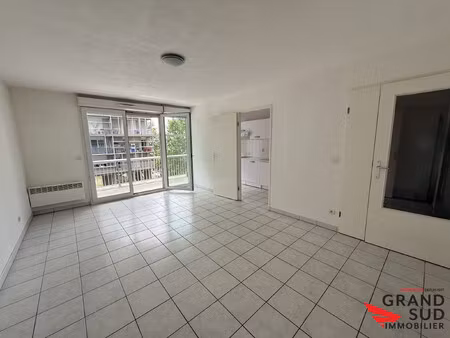 appartement t2 avec terrasse et parking au pied du tram c